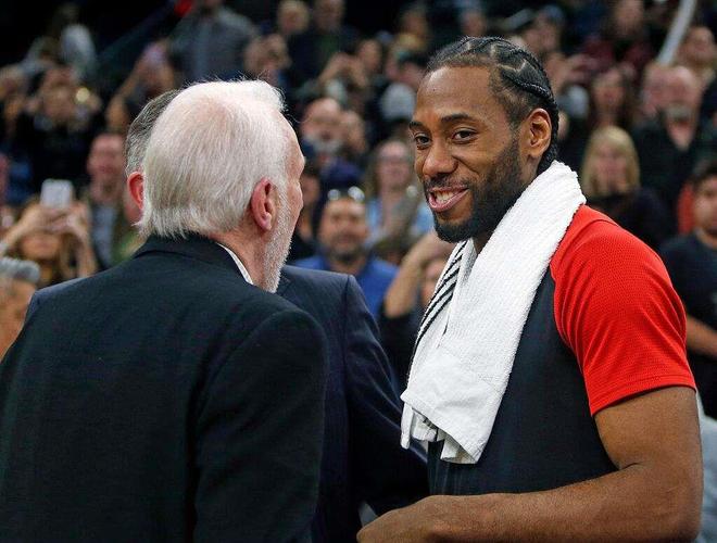 江苏男篮75-101不敌广东男篮，马国栋罚球全失，表现欠佳，新秀合同到期后离队。（江苏男篮75比101负于广东男篮，马国栋罚球全失表现低迷，新秀合同期满离队）