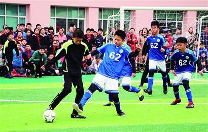 莫雷托：那不勒斯将与孔蒂会谈，讨论是否以及如何继续合作（莫雷托：那不勒斯将与孔蒂会面，商议是否继续合作及具体方式）