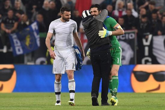 上海女排队长仲慧生日加练庆生（仲慧生日不休息，上海女排队长用加练庆生）