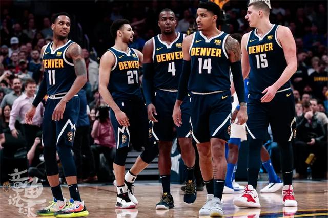 曼联第一季度总营收为1.403亿英镑，较去年同期有所下降（曼联第一季度营收1.403亿英镑，同比下降）