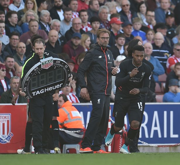 赖斯：我们在幕后有领导小组，比赛日的时候会各抒己见（赖斯：队内有领袖小组，比赛日大家畅所欲言）